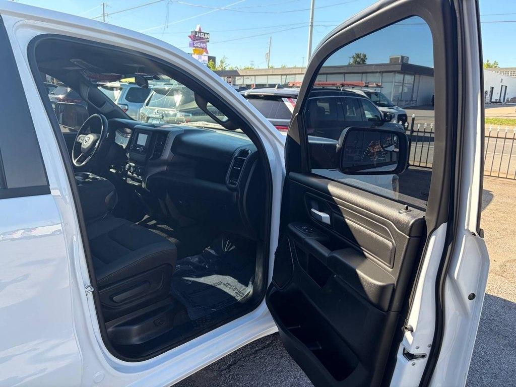 RAM 1500 Tradesman 4x4 Crew Cab 5'7" Box 2024