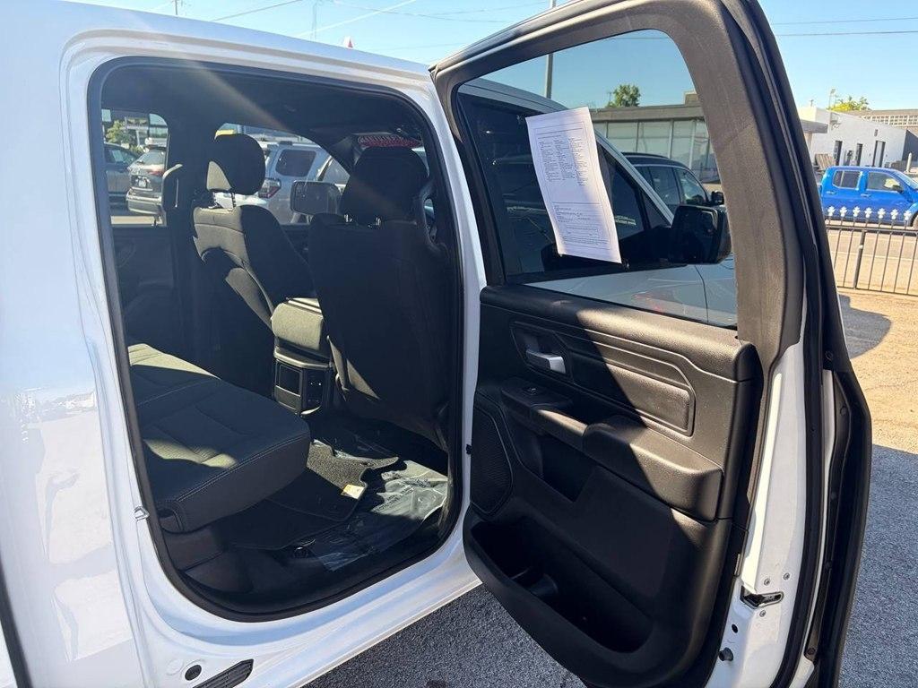 RAM 1500 Tradesman 4x4 Crew Cab 5'7" Box 2024