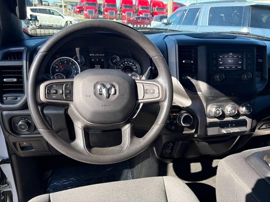 RAM 1500 Tradesman 4x4 Crew Cab 5'7" Box 2024