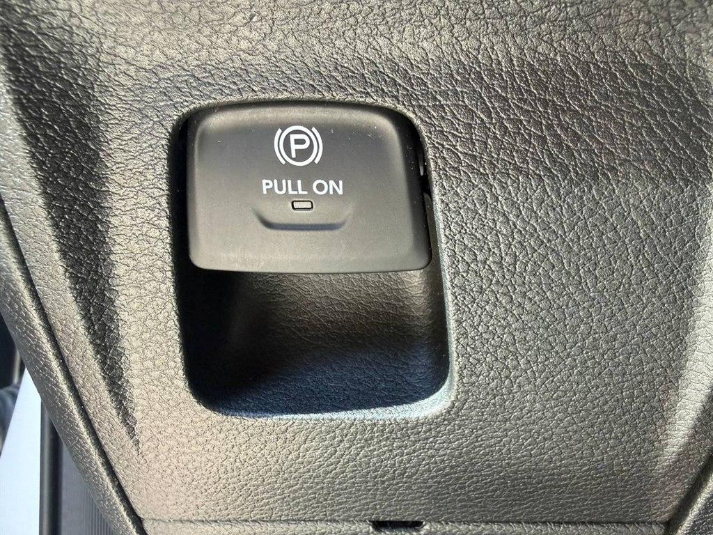 RAM 1500 Tradesman 4x4 Crew Cab 5'7" Box 2024
