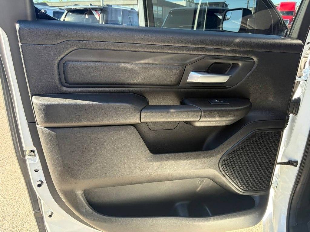 RAM 1500 Tradesman 4x4 Crew Cab 5'7" Box 2024