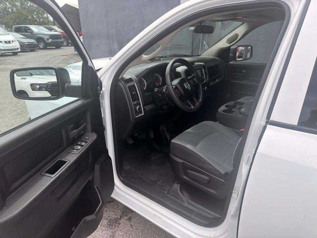 RAM 1500 Classic Tradesman 4x4 Crew Cab 5'7" Box 2021