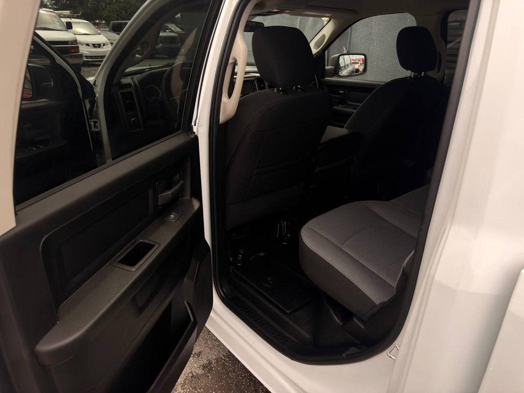 RAM 1500 Classic Tradesman 4x4 Crew Cab 5'7" Box 2021