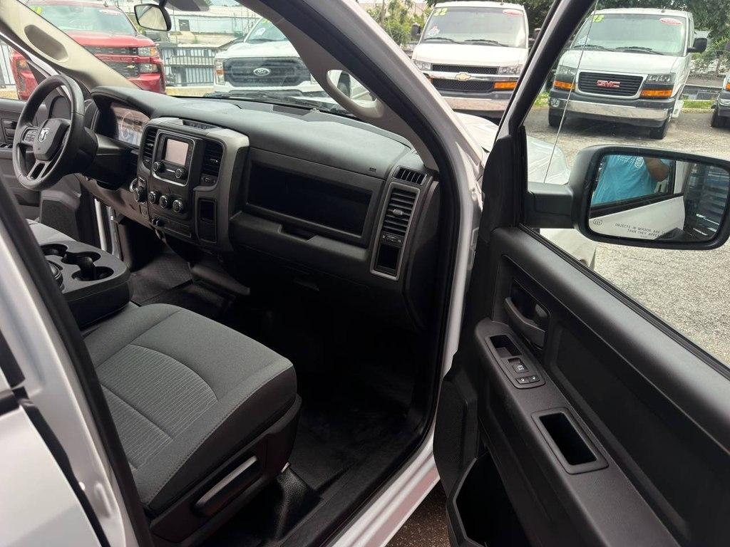 RAM 1500 Classic Tradesman 4x4 Crew Cab 5'7" Box 2021
