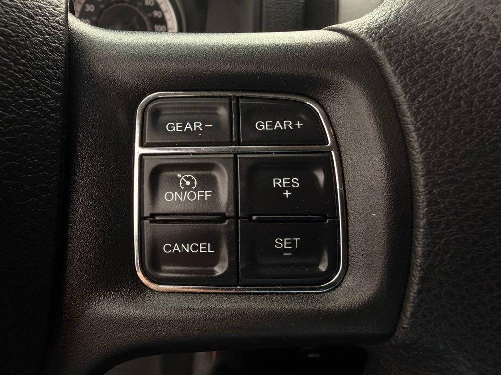 RAM 1500 Classic Tradesman 4x4 Crew Cab 5'7" Box 2021