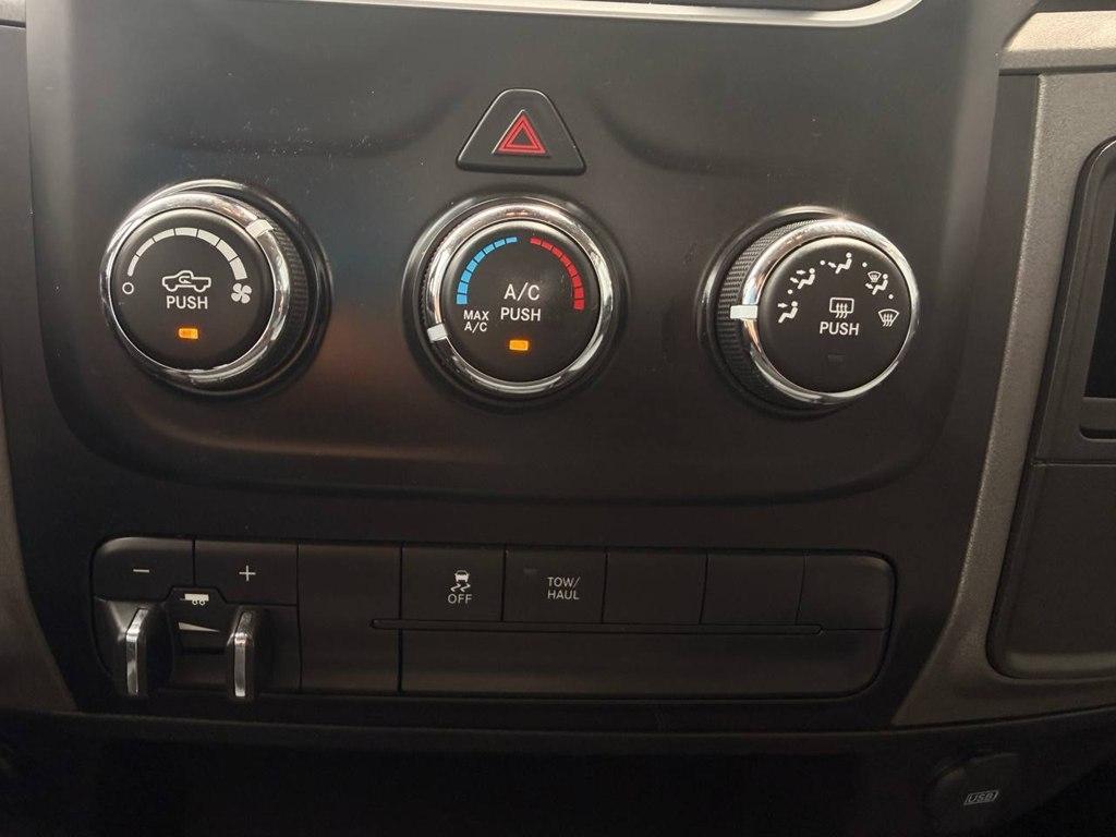 RAM 1500 Classic Tradesman 4x4 Crew Cab 5'7" Box 2021
