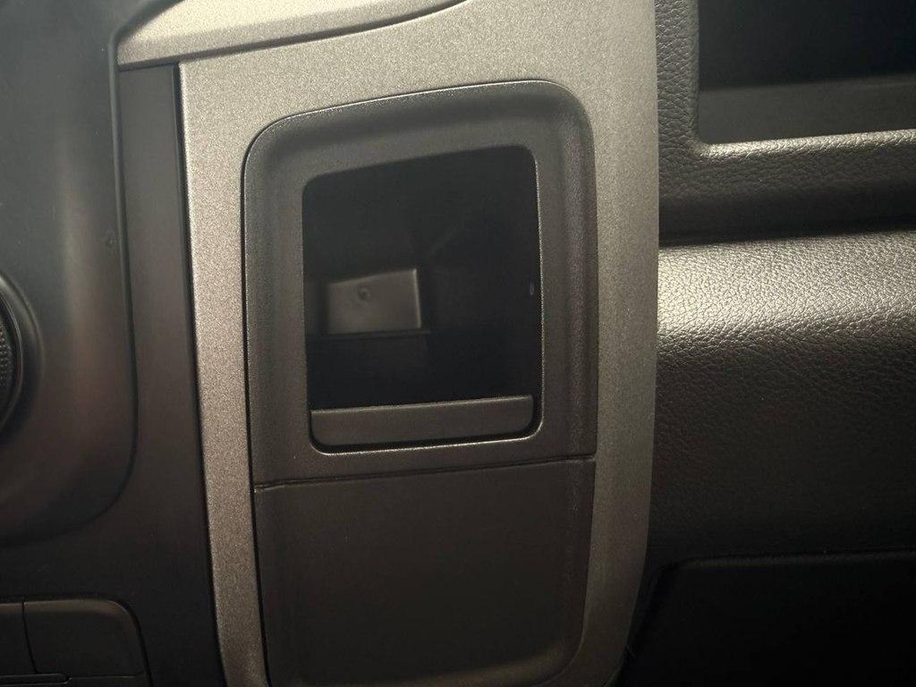 RAM 1500 Classic Tradesman 4x4 Crew Cab 5'7" Box 2021
