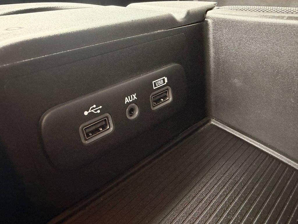 RAM 1500 Classic Tradesman 4x4 Crew Cab 5'7" Box 2021
