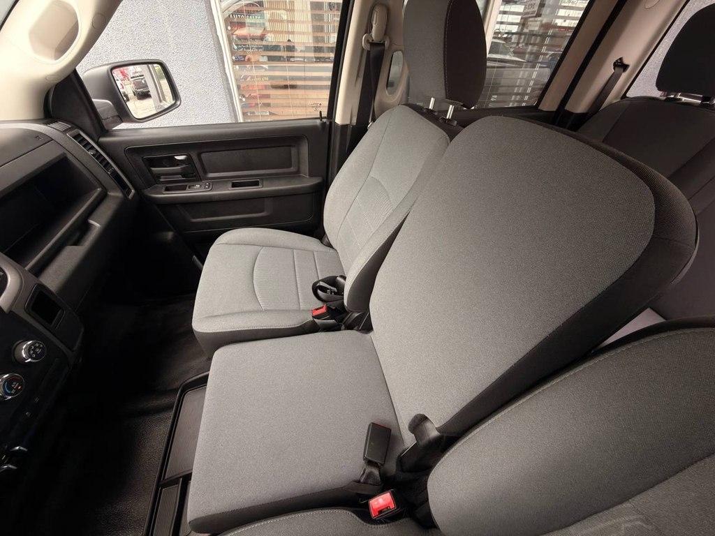 RAM 1500 Classic Tradesman 4x4 Crew Cab 5'7" Box 2021