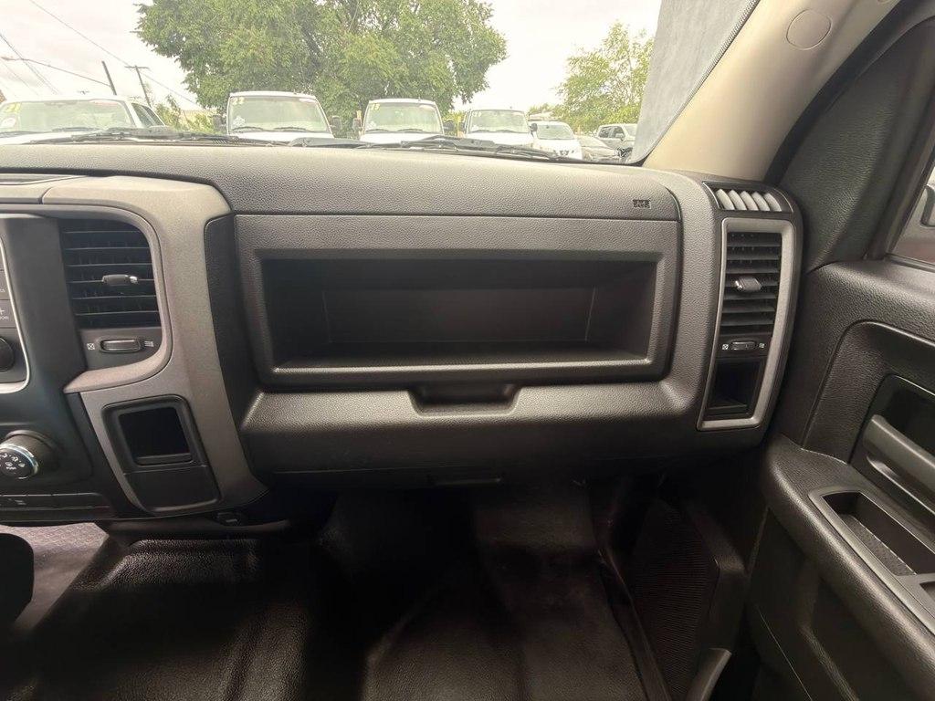 RAM 1500 Classic Tradesman 4x4 Crew Cab 5'7" Box 2021
