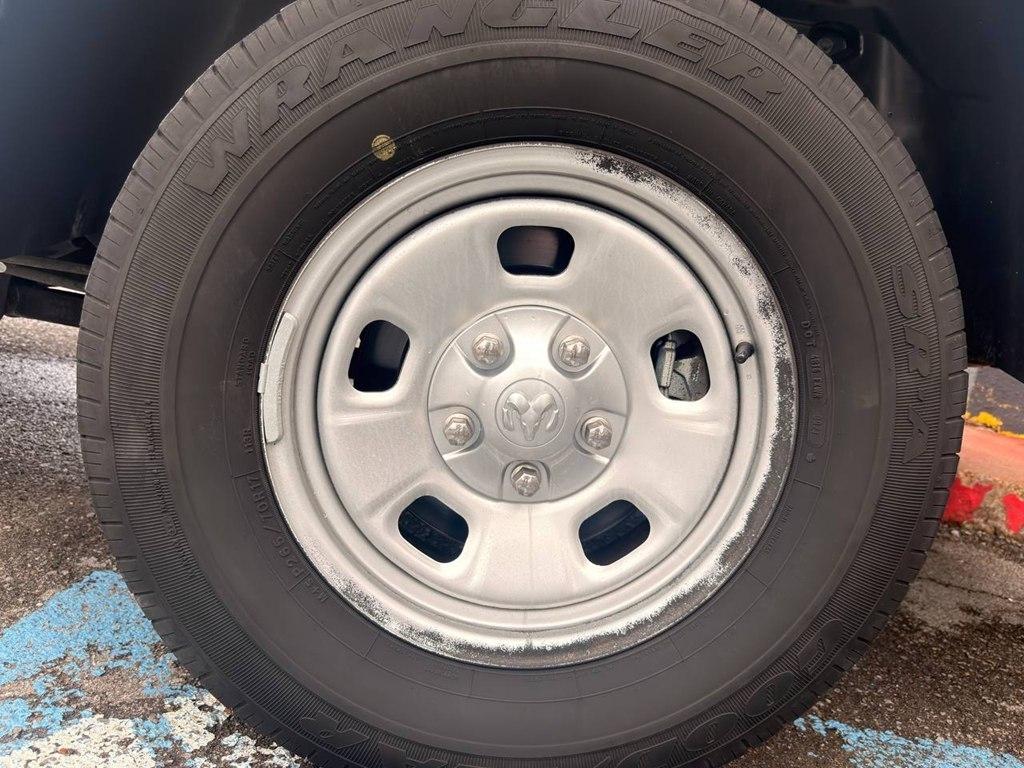 RAM 1500 Classic Tradesman 4x4 Crew Cab 5'7" Box 2021