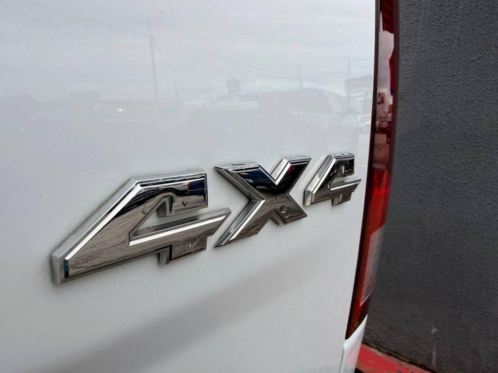 RAM 1500 Classic Tradesman 4x4 Crew Cab 5'7" Box 2021