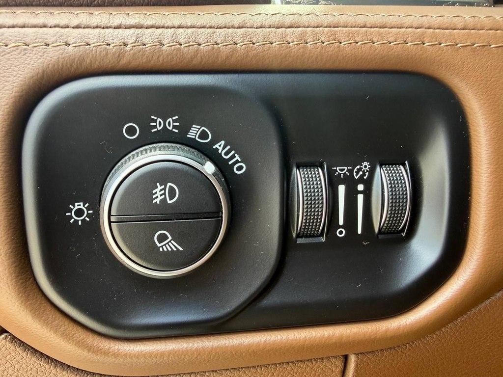 RAM 1500 Longhorn 4x4 Crew Cab 5'7" Box 2019