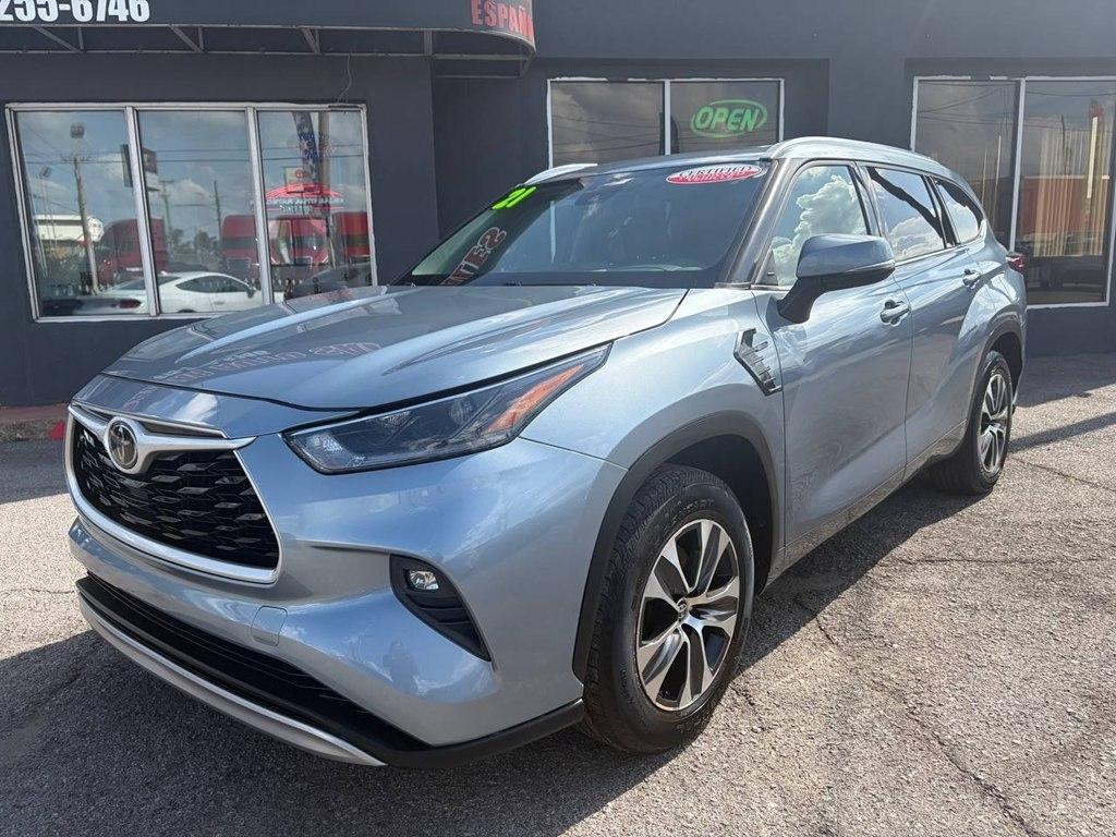 Toyota Highlander XLE FWD (Natl) 2021