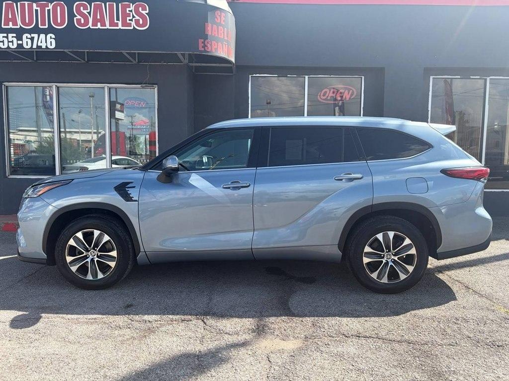 Toyota Highlander XLE FWD (Natl) 2021