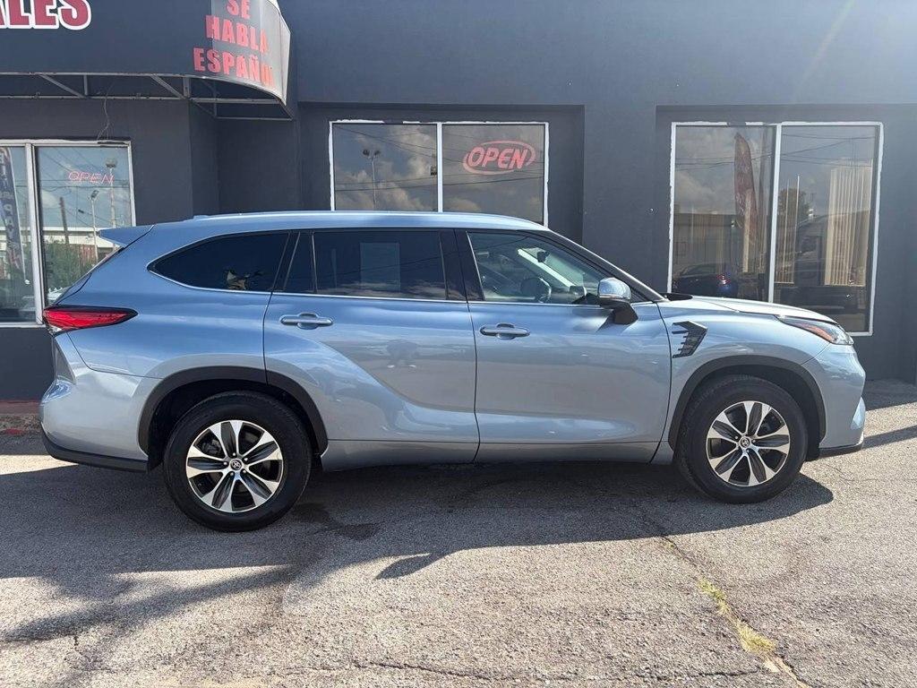 Toyota Highlander XLE FWD (Natl) 2021