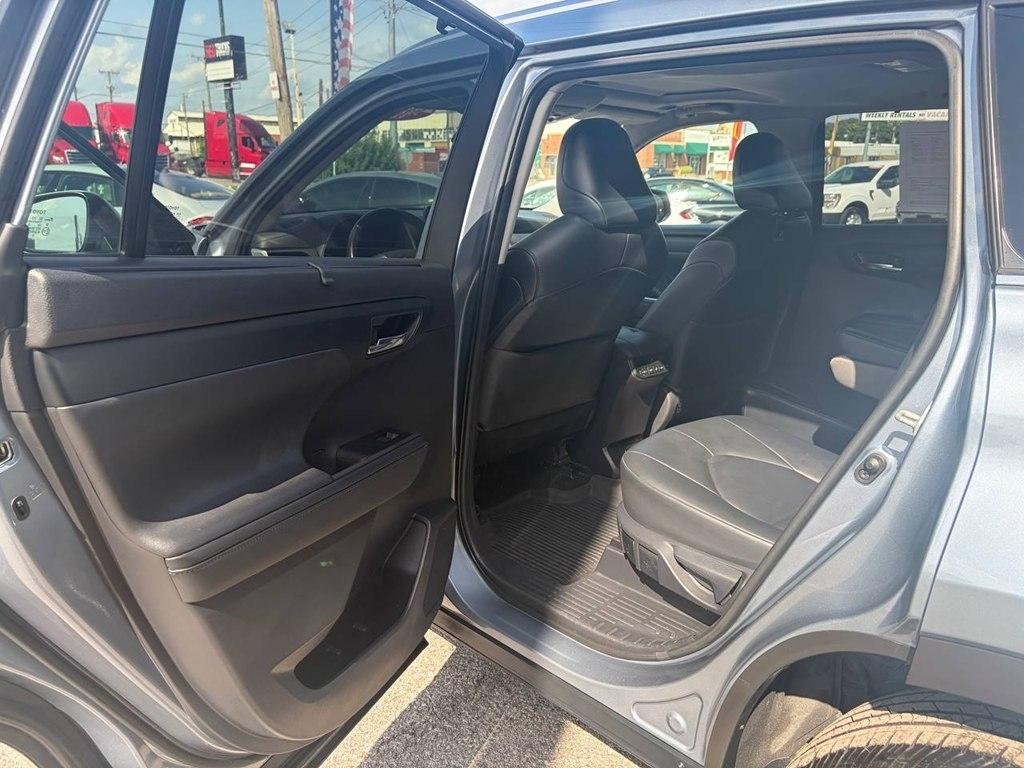Toyota Highlander XLE FWD (Natl) 2021
