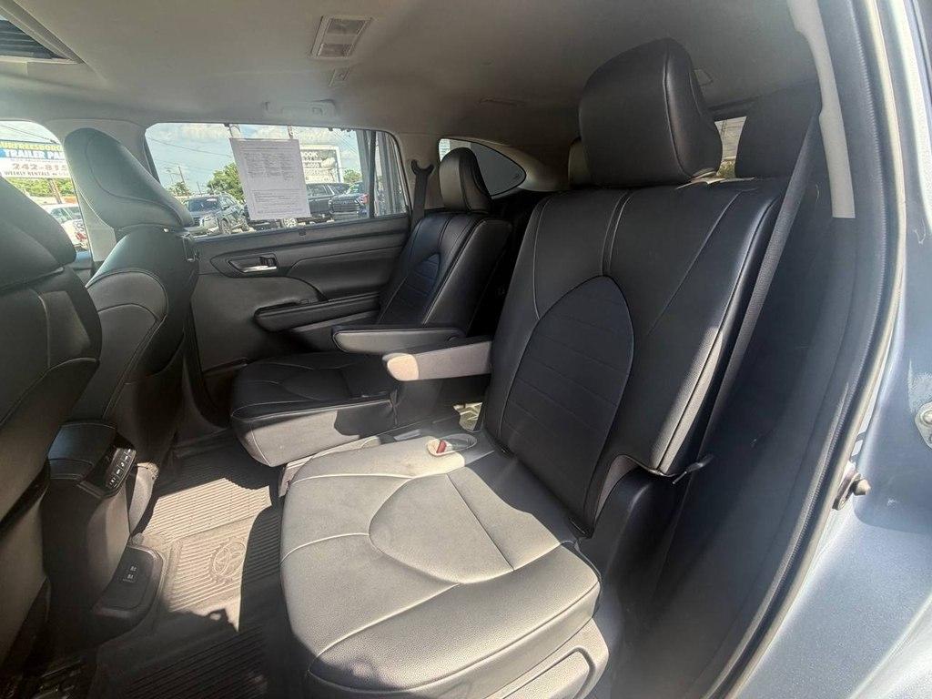 Toyota Highlander XLE FWD (Natl) 2021