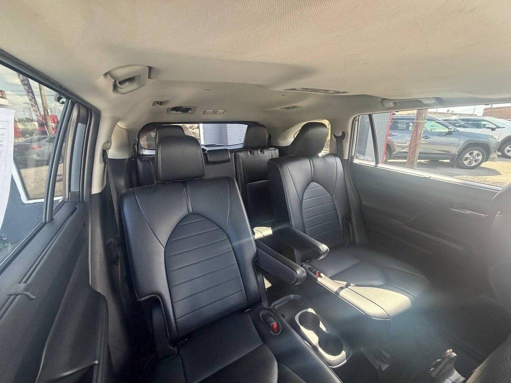 Toyota Highlander XLE FWD (Natl) 2021