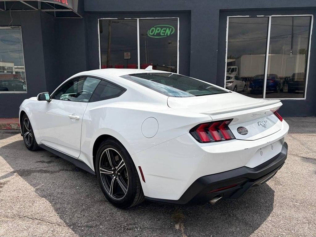 Ford Mustang EcoBoost Fastback 2025