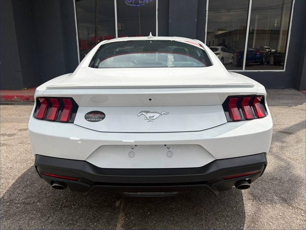 Ford Mustang EcoBoost Fastback 2025