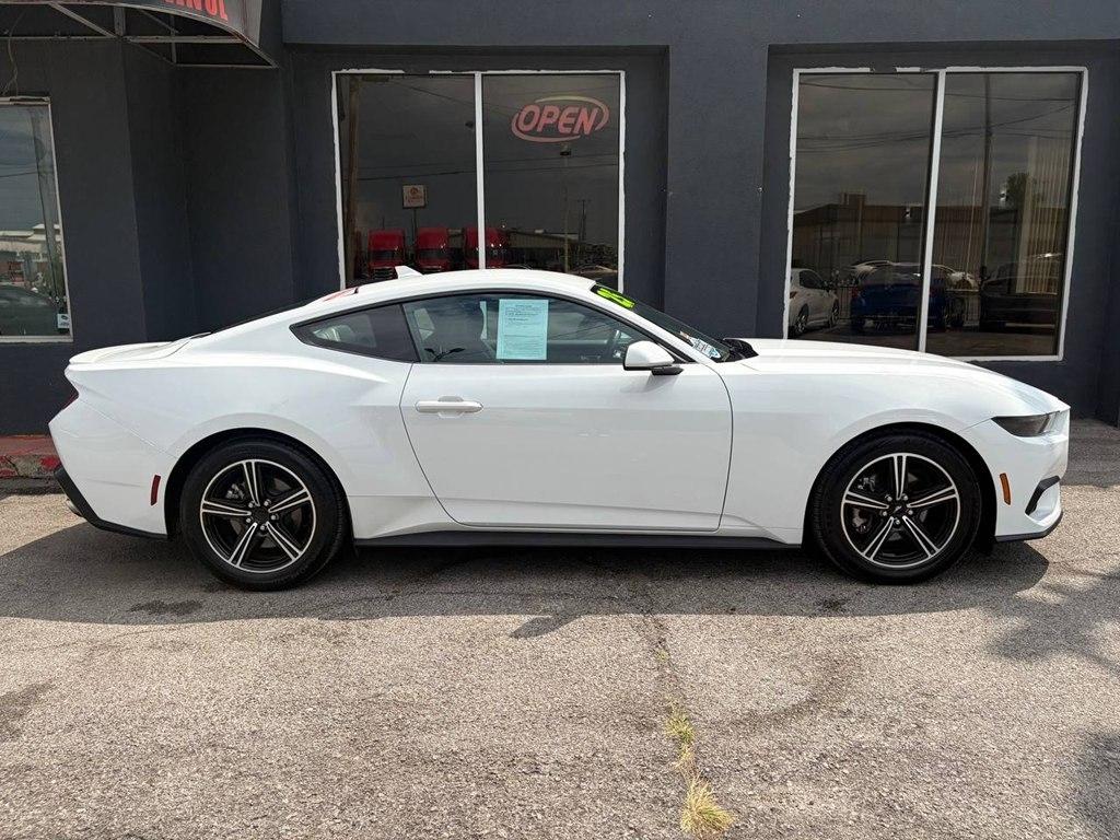 Ford Mustang EcoBoost Fastback 2025