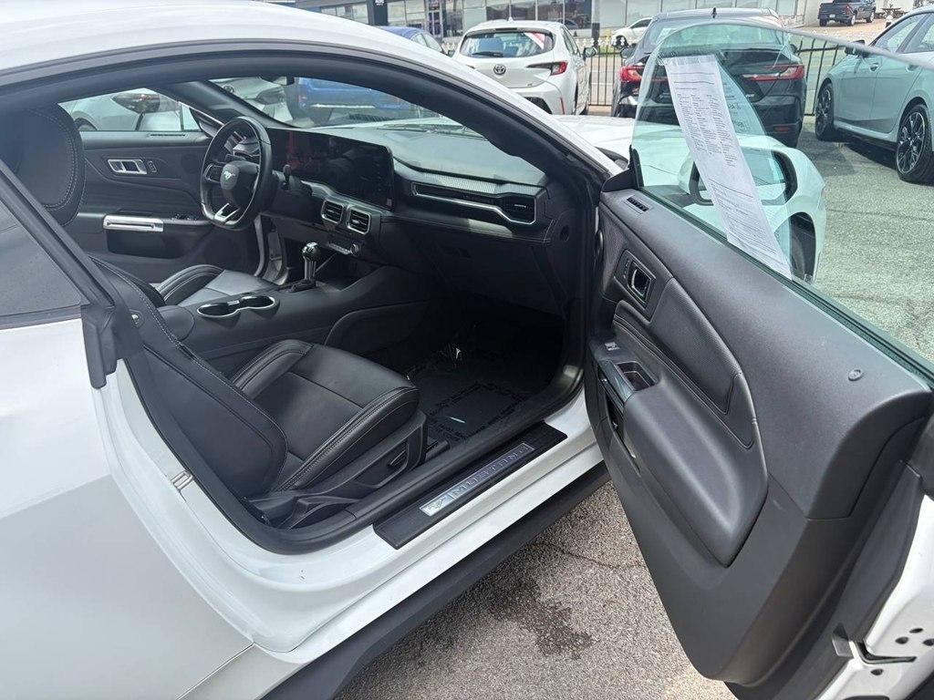 Ford Mustang EcoBoost Fastback 2025