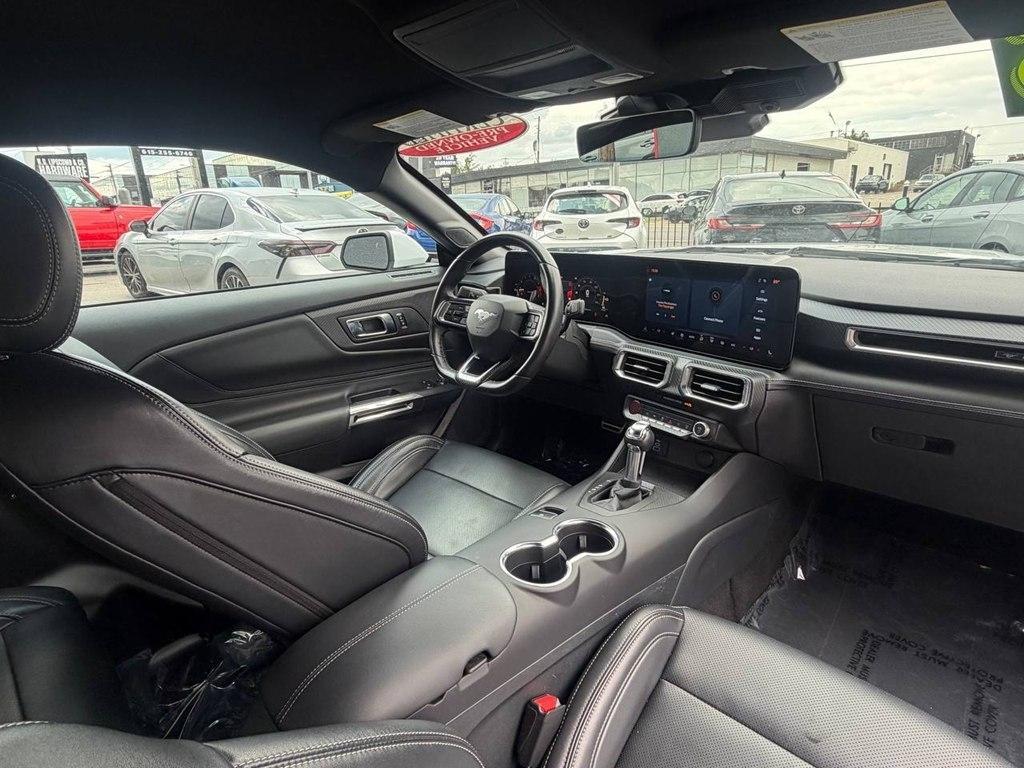 Ford Mustang EcoBoost Fastback 2025