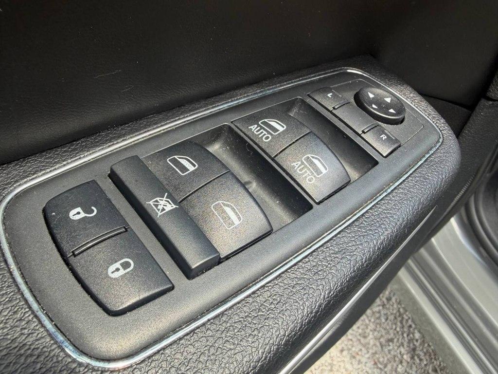 Dodge Charger SXT RWD 2019
