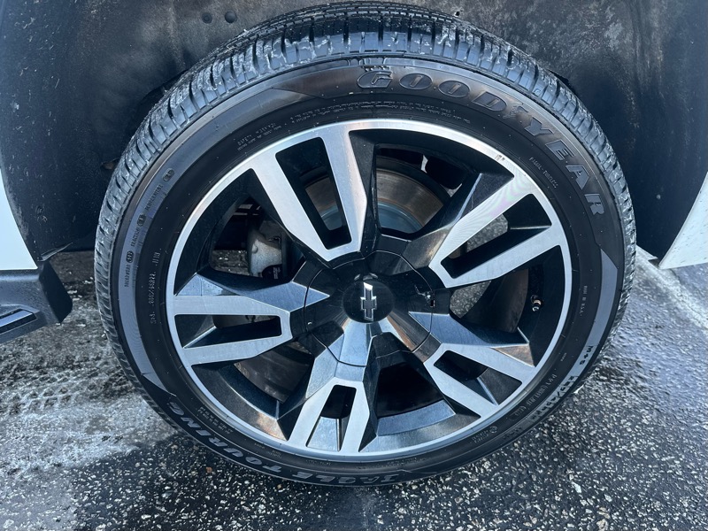 Chevrolet Tahoe Premier 4D SUV 4WD 2020