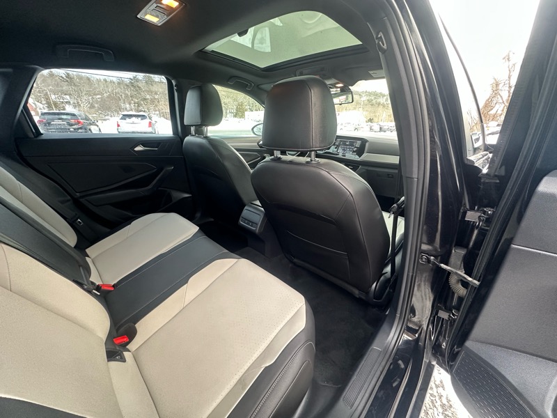 Volkswagen Jetta 1.4T R-Line 8A 2021