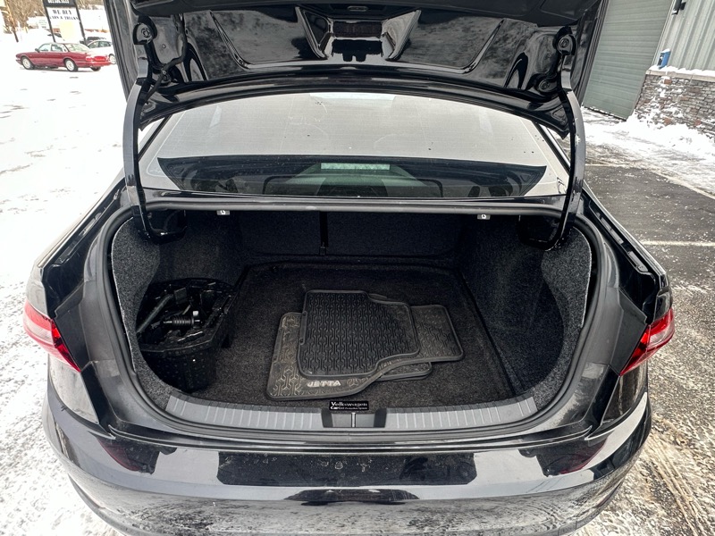 Volkswagen Jetta 1.4T R-Line 8A 2021