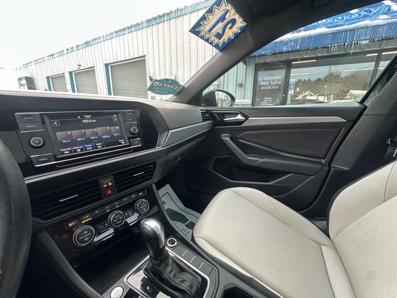 Volkswagen Jetta 1.4T R-Line 8A 2021