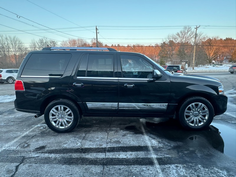 Lincoln Navigator 4WD 2011
