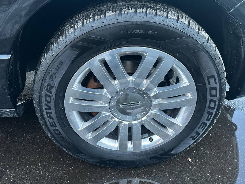 Lincoln Navigator 4WD 2011