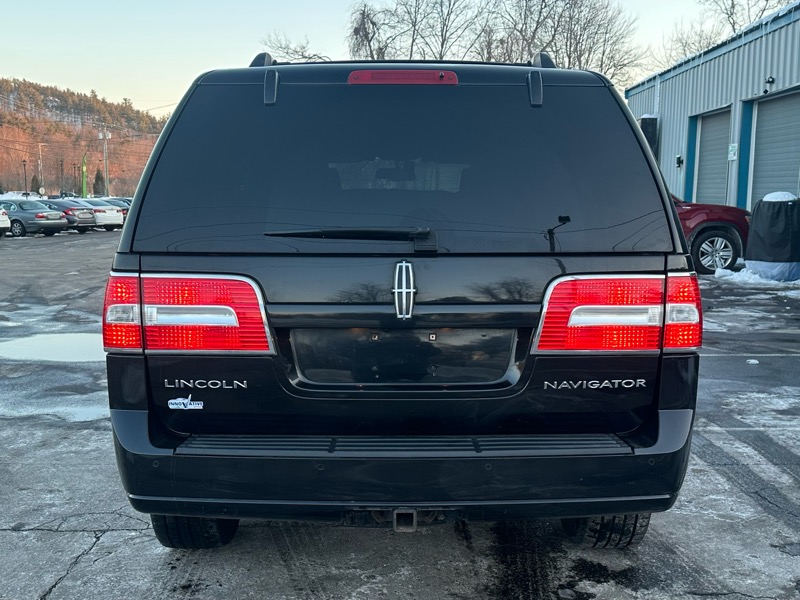 Lincoln Navigator 4WD 2011