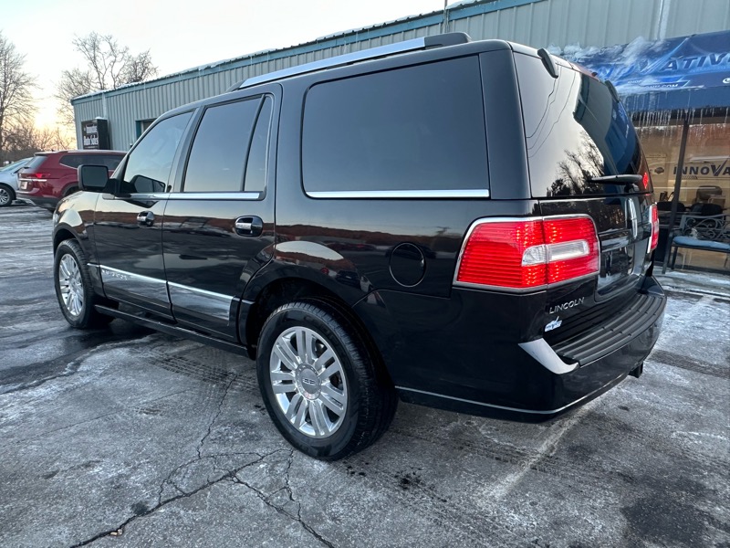 Lincoln Navigator 4WD 2011