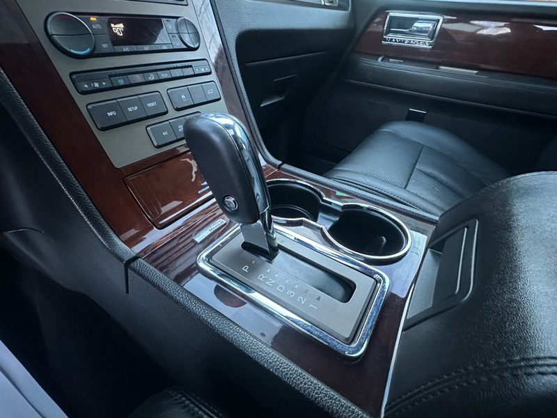 Lincoln Navigator 4WD 2011