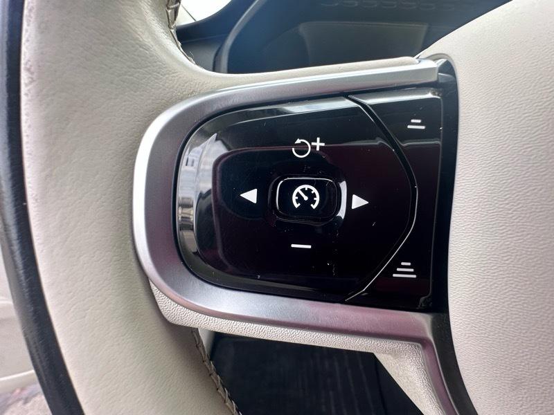 Volvo XC90 T6 Momentum AWD 2018