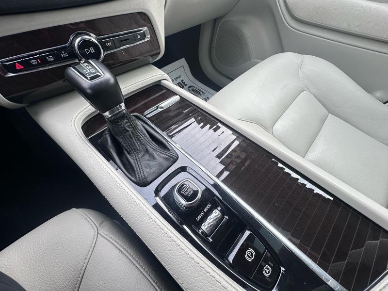 Volvo XC90 T6 Momentum AWD 2018