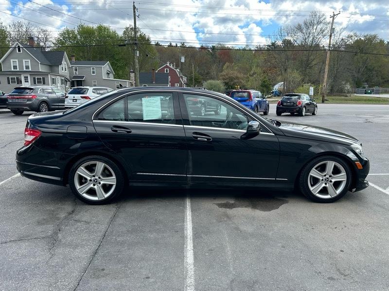 Mercedes-Benz C-Class C300 4MATIC Luxury Sedan 2011