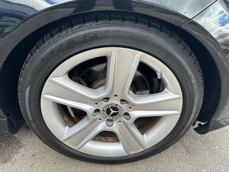 Mercedes-Benz C-Class C300 4MATIC Luxury Sedan 2011