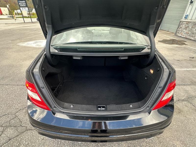 Mercedes-Benz C-Class C300 4MATIC Luxury Sedan 2011