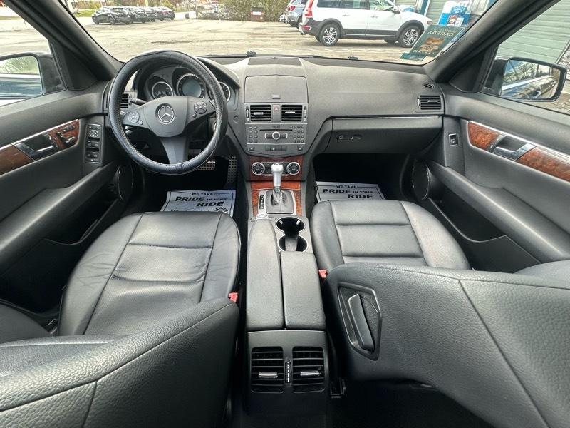 Mercedes-Benz C-Class C300 4MATIC Luxury Sedan 2011