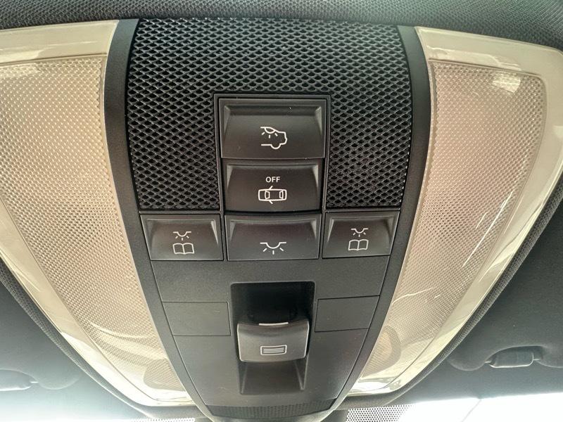 Mercedes-Benz C-Class C300 4MATIC Luxury Sedan 2011
