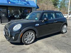 2017 MINI Cooper 