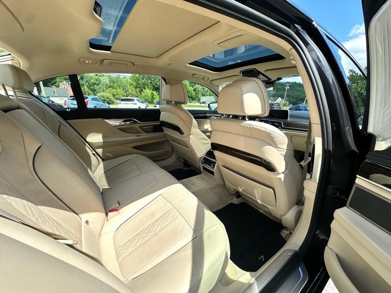 BMW 7-Series 750i xDrive 2016