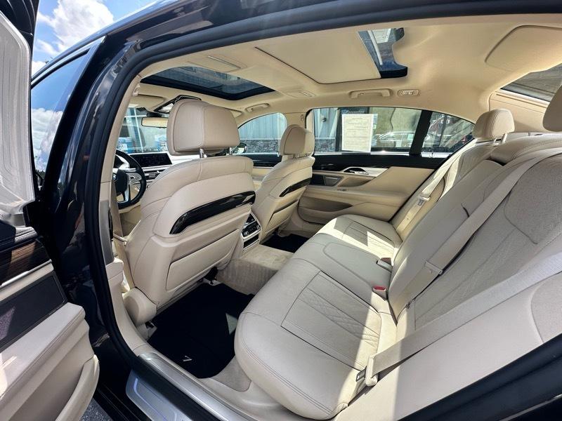 BMW 7-Series 750i xDrive 2016