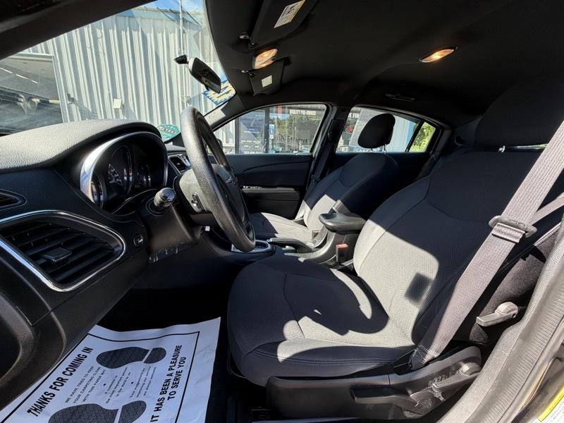 Chrysler 200 LX 2014
