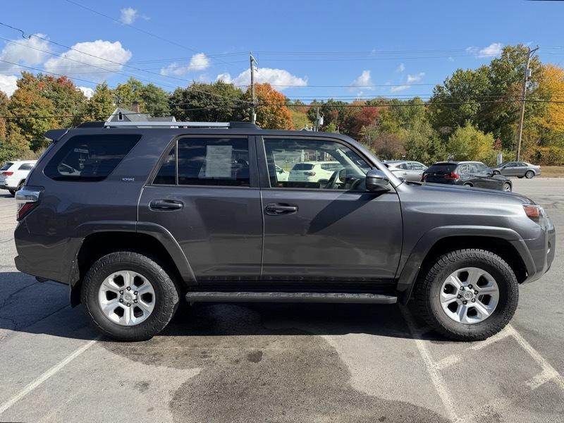 Toyota 4Runner SR5 4WD 2020